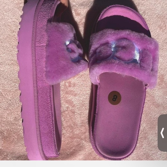 Ugg Laton Fur Slide size 8 - Picture 2 of 4